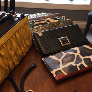 Miche Bag w 2 size handles & 7 additional covers